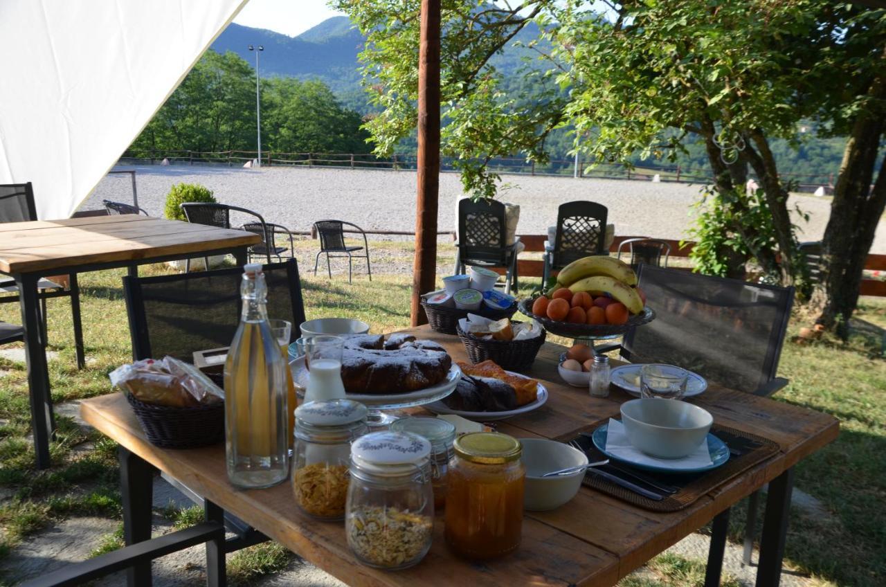 Agriturismo Dei Legi San Pietro Vara Екстериор снимка